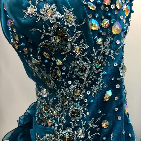 Ball Gown👑Pageant Gown Prom Gown Your Gown Gorgeous color and sequins decals 🌹 - Picture 4 of 16